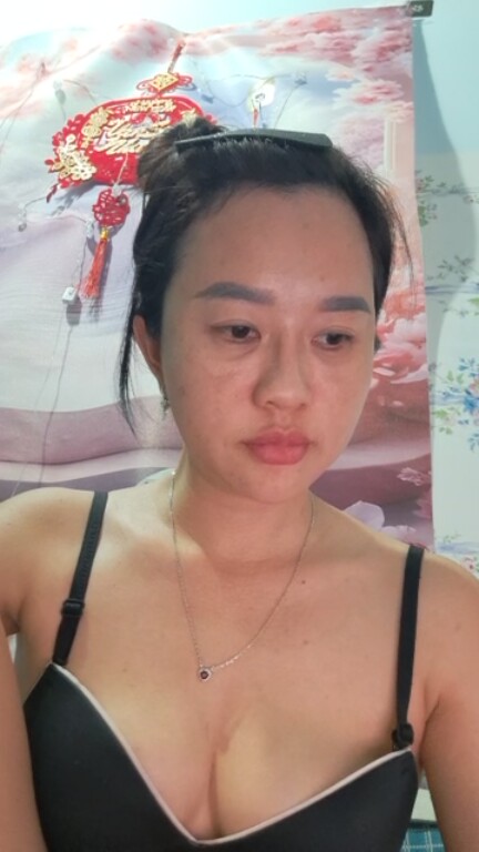 EmilyShow_96's Streamate show and profile