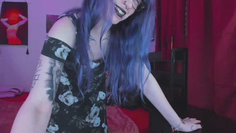 NikkiVill's Streamate show and profile