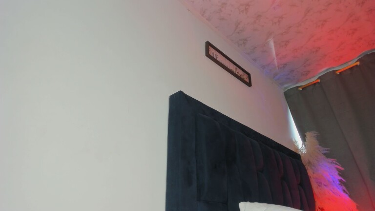 aliceee18's Streamate show and profile