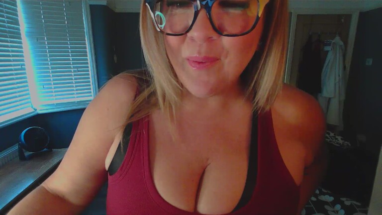 OrlaOnline's Streamate show and profile