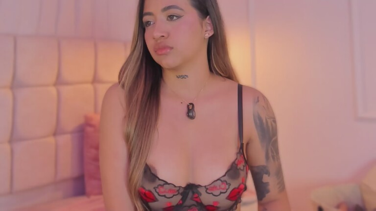 Crystal_W's Streamate show and profile