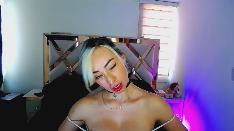 PaolaSaieh's Streamate show and profile