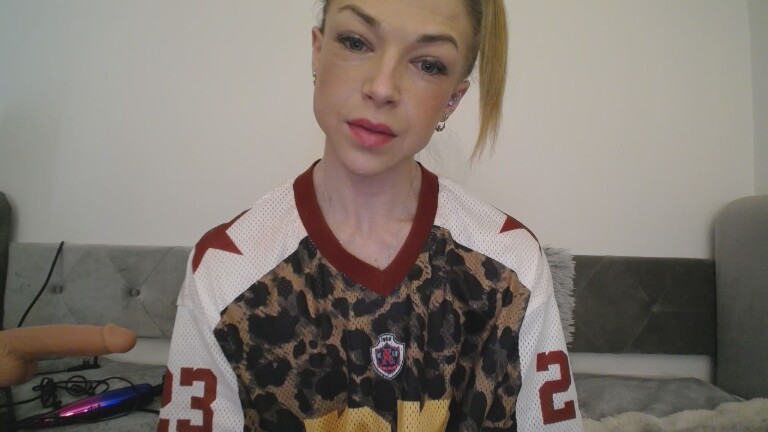 British_EmJess's Streamate show and profile