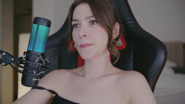 HelloAlice's Streamate show and profile