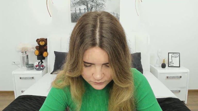 Reneswee's Streamate show and profile