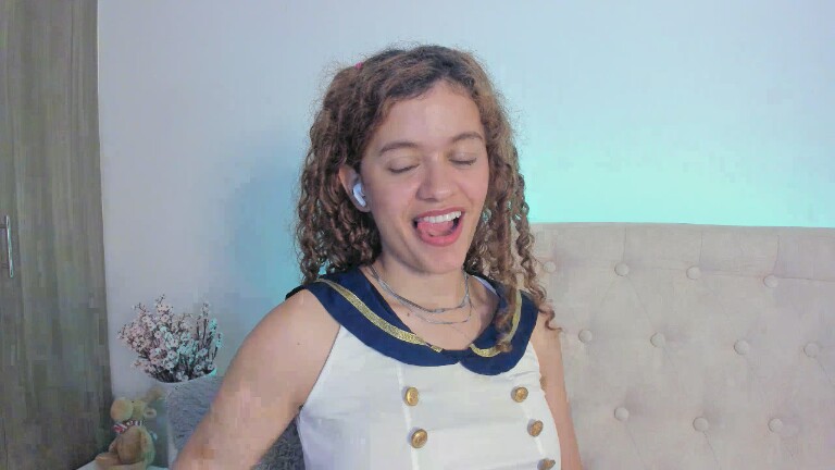 EmiliaJons's Streamate show and profile