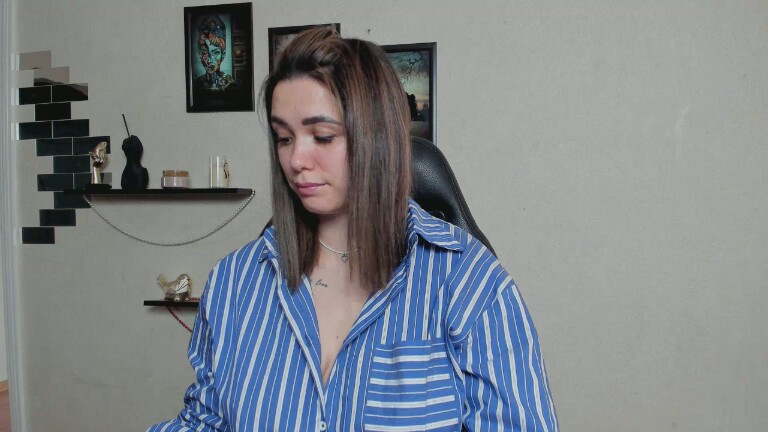 GlamNova's Streamate show and profile