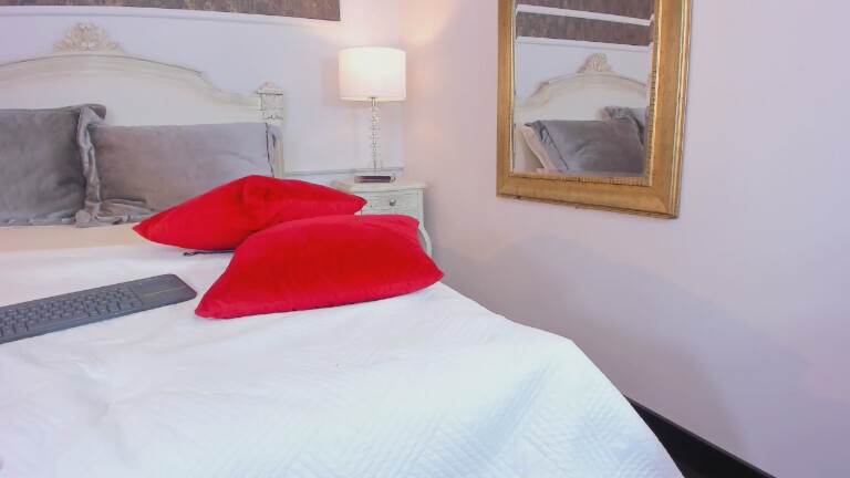 ElectraAniston's Streamate show and profile