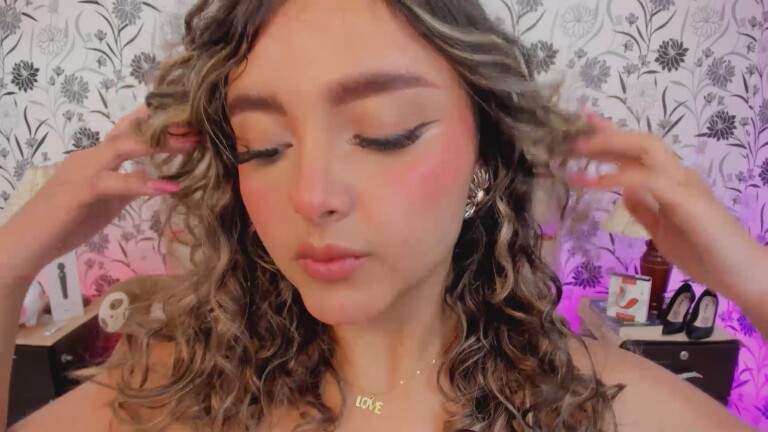 CloeesSuarez's Streamate show and profile