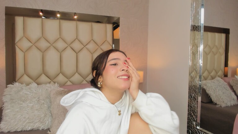 SophiaColinns's Streamate show and profile