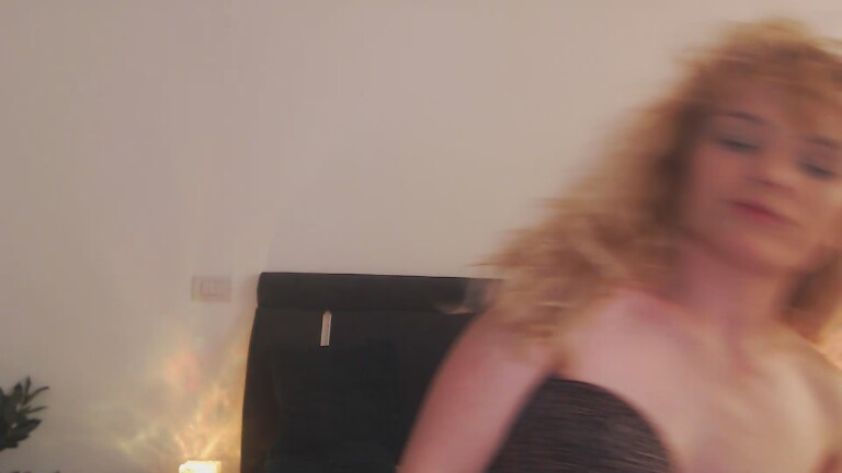 EVYE's Streamate show and profile