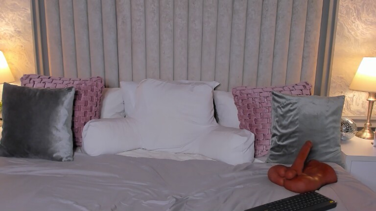 GraceeSwift's Streamate show and profile