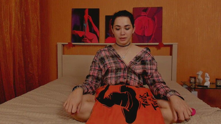 GlamNova's Streamate show and profile