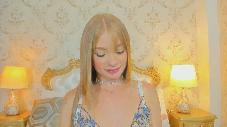 ZuzanHoll's Streamate show and profile