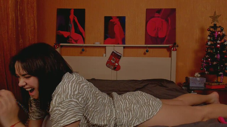 GlamNova's Streamate show and profile