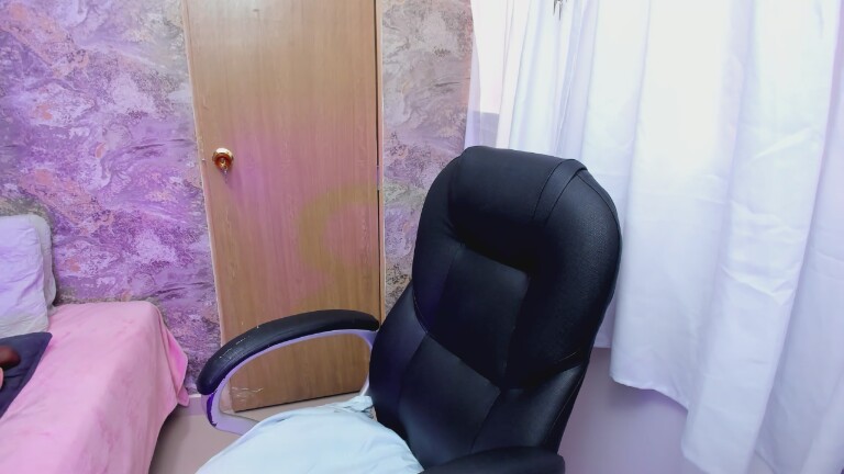 MatureePure's Streamate show and profile