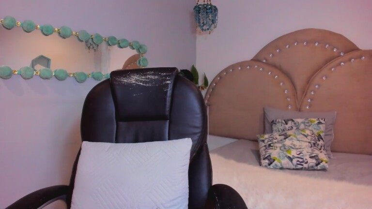 Madison_beckett's Streamate show and profile