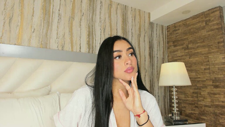 Sara_Hanniston's Streamate show and profile