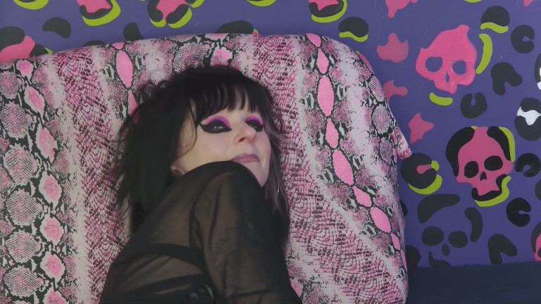 Kitty_Fox's Streamate show and profile