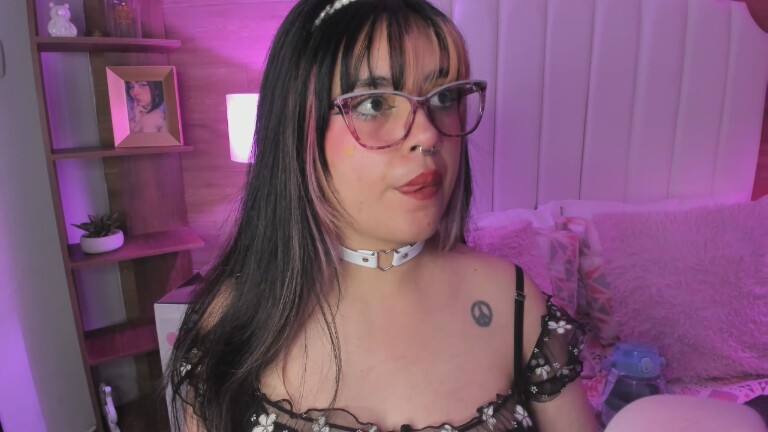 MaddieWaves's Streamate show and profile