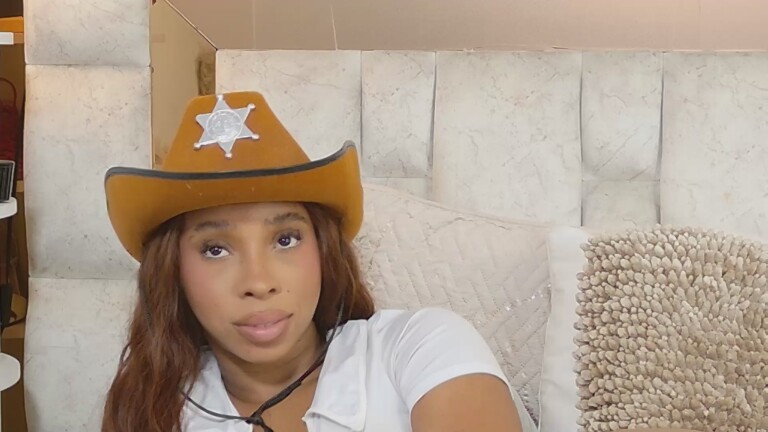 EmmyJackson's Streamate show and profile