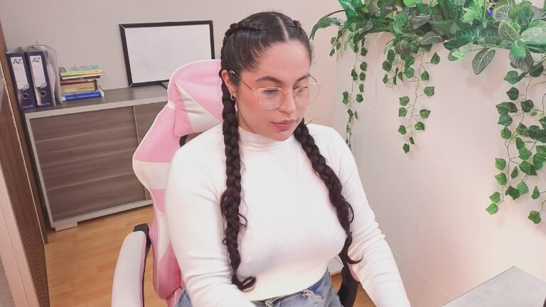 SharaThomas's Streamate show and profile