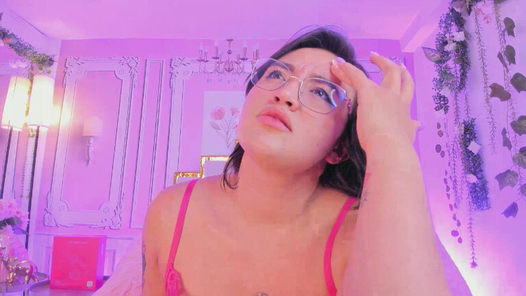 NaraSuarez's Streamate show and profile