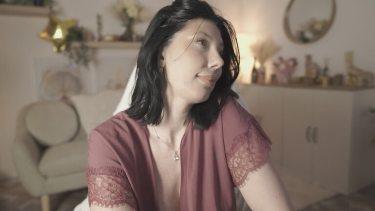 VivienneRuth's Streamate show and profile