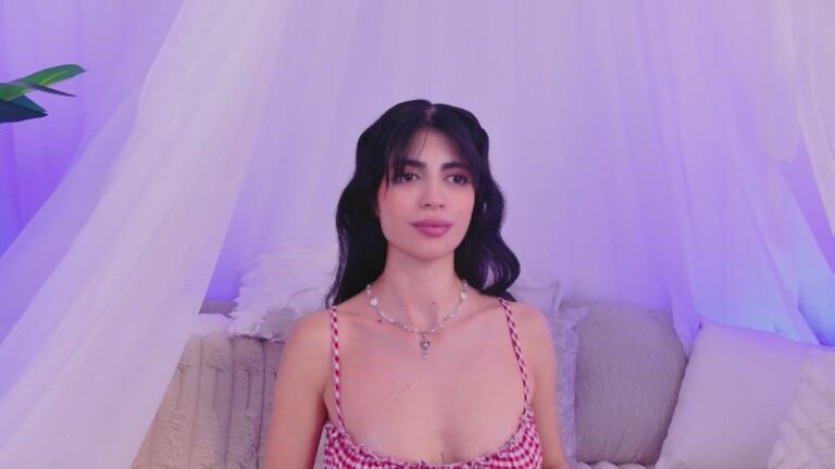 SaraFernandez's Streamate show and profile