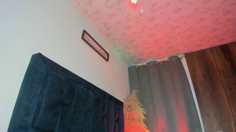 aliceee18's Streamate show and profile