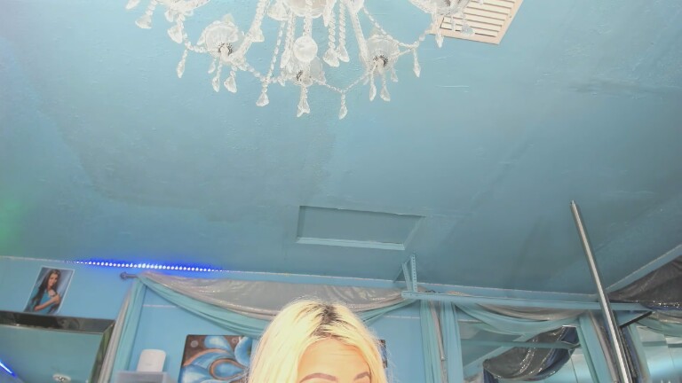 ADRIANNA777's Streamate show and profile