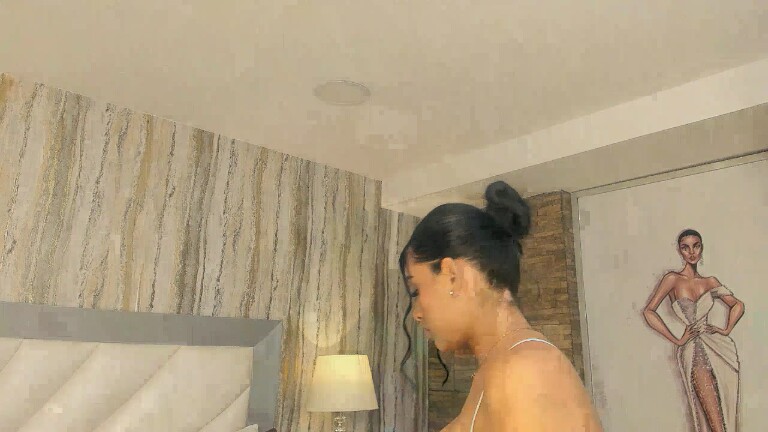 Sara_Hanniston's Streamate show and profile