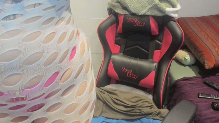 Loane's Streamate show and profile