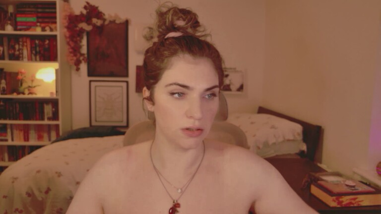 34HHGamerGirlHannah's Streamate show and profile