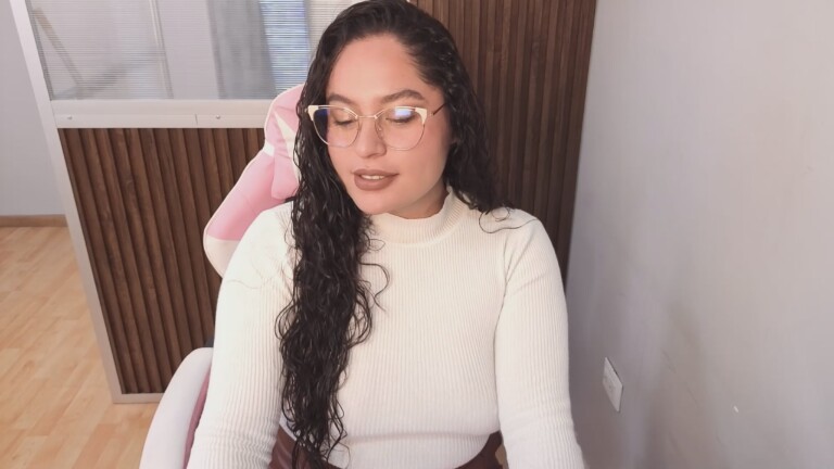 SharaThomas's Streamate show and profile