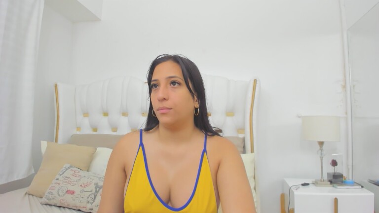 elianaasuarez's Streamate show and profile
