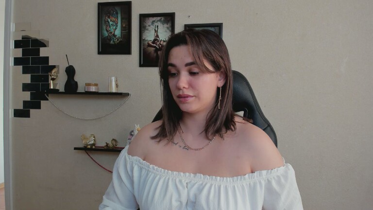 GlamNova's Streamate show and profile