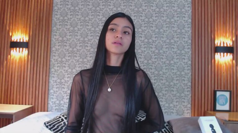 Charlotte_18's Streamate show and profile