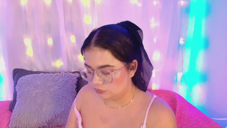 LinaRossie's Streamate show and profile