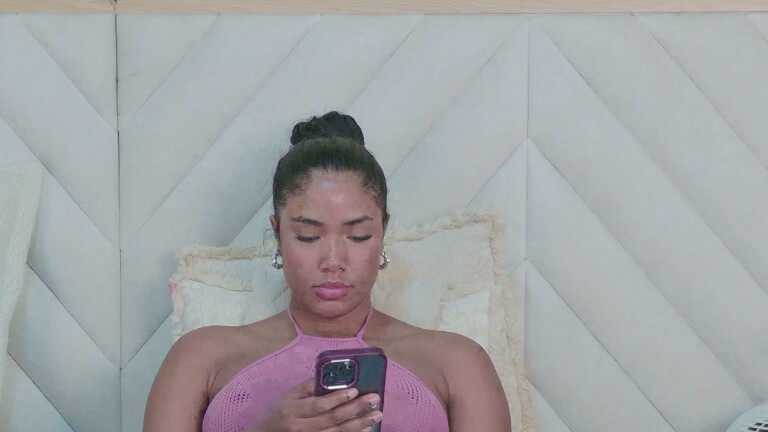 KarinaSanz's Streamate show and profile