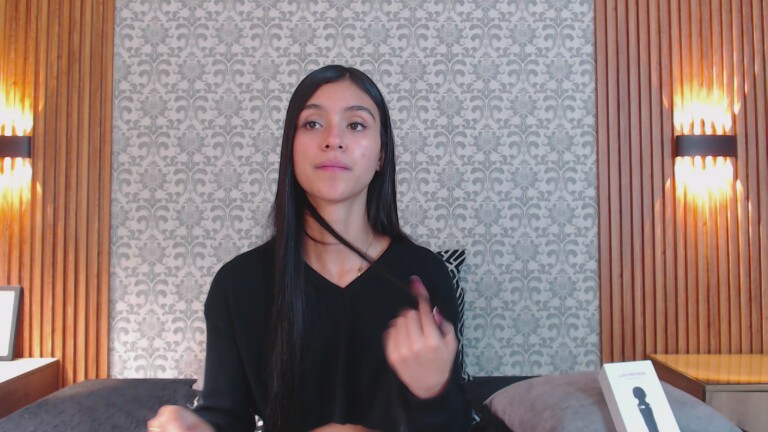 Charlotte_18's Streamate show and profile