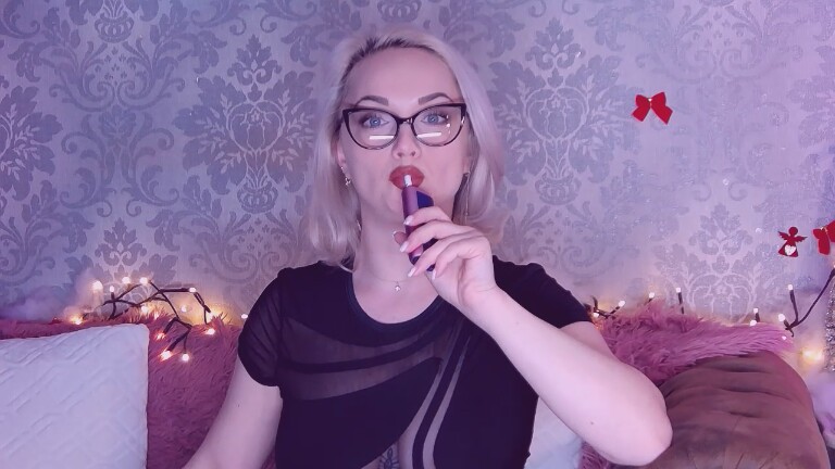 EllianaReese's Streamate show and profile