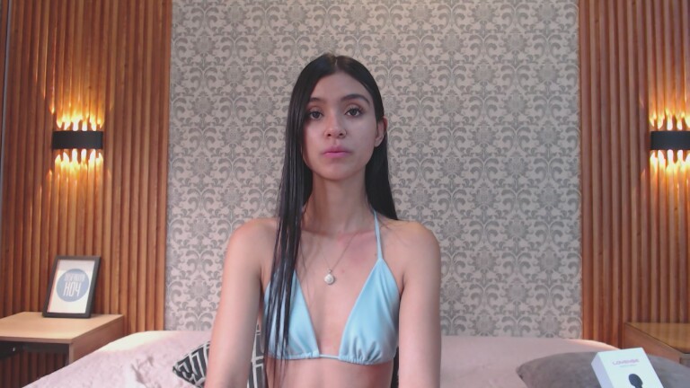 Charlotte_18's Streamate show and profile