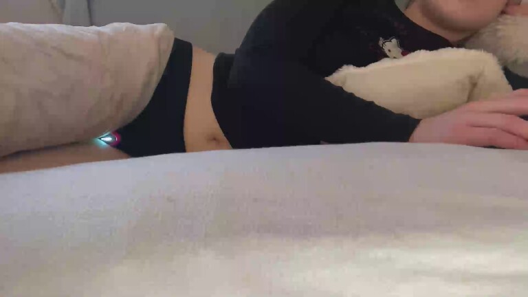 18yearoldnewbie's Streamate show and profile