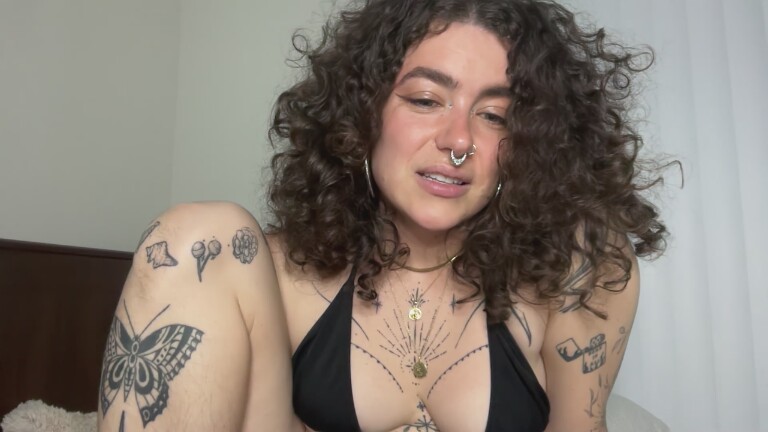 Velvette_Peach's Streamate show and profile