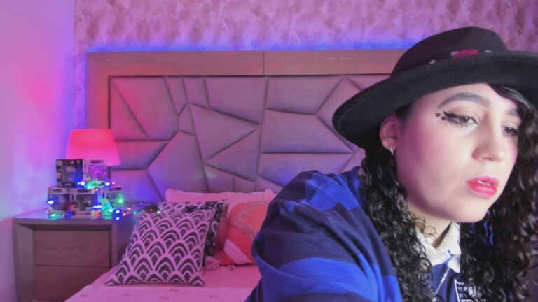 AnnaKing's Streamate show and profile