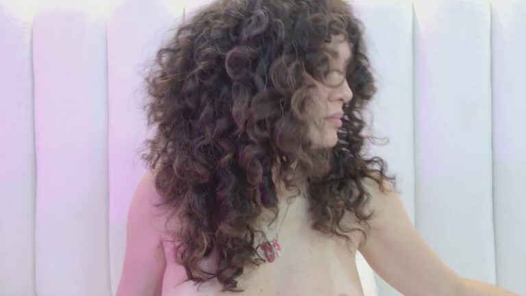 juliiabadleer's Streamate show and profile