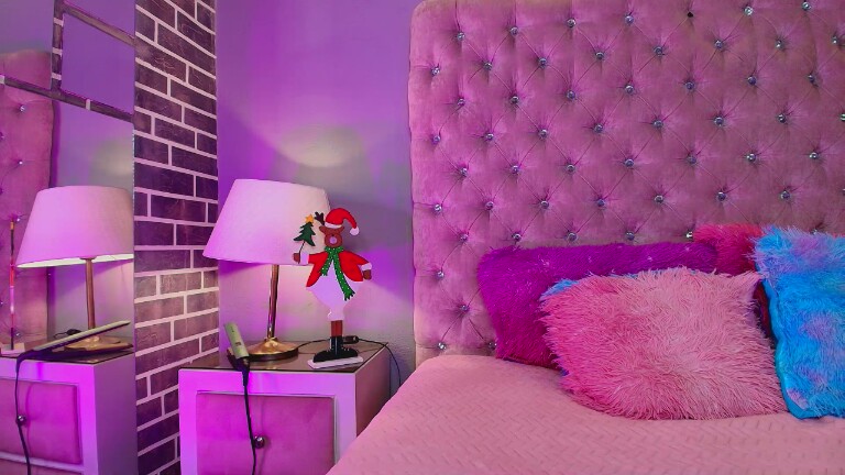 AdelaineBestt's Streamate show and profile