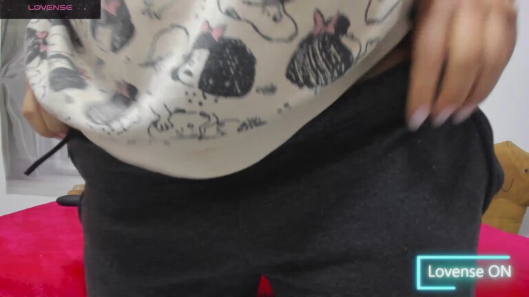 nikol32's Streamate show and profile