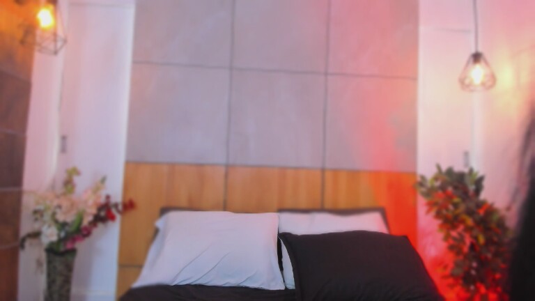 Bella_Harllow's Streamate show and profile